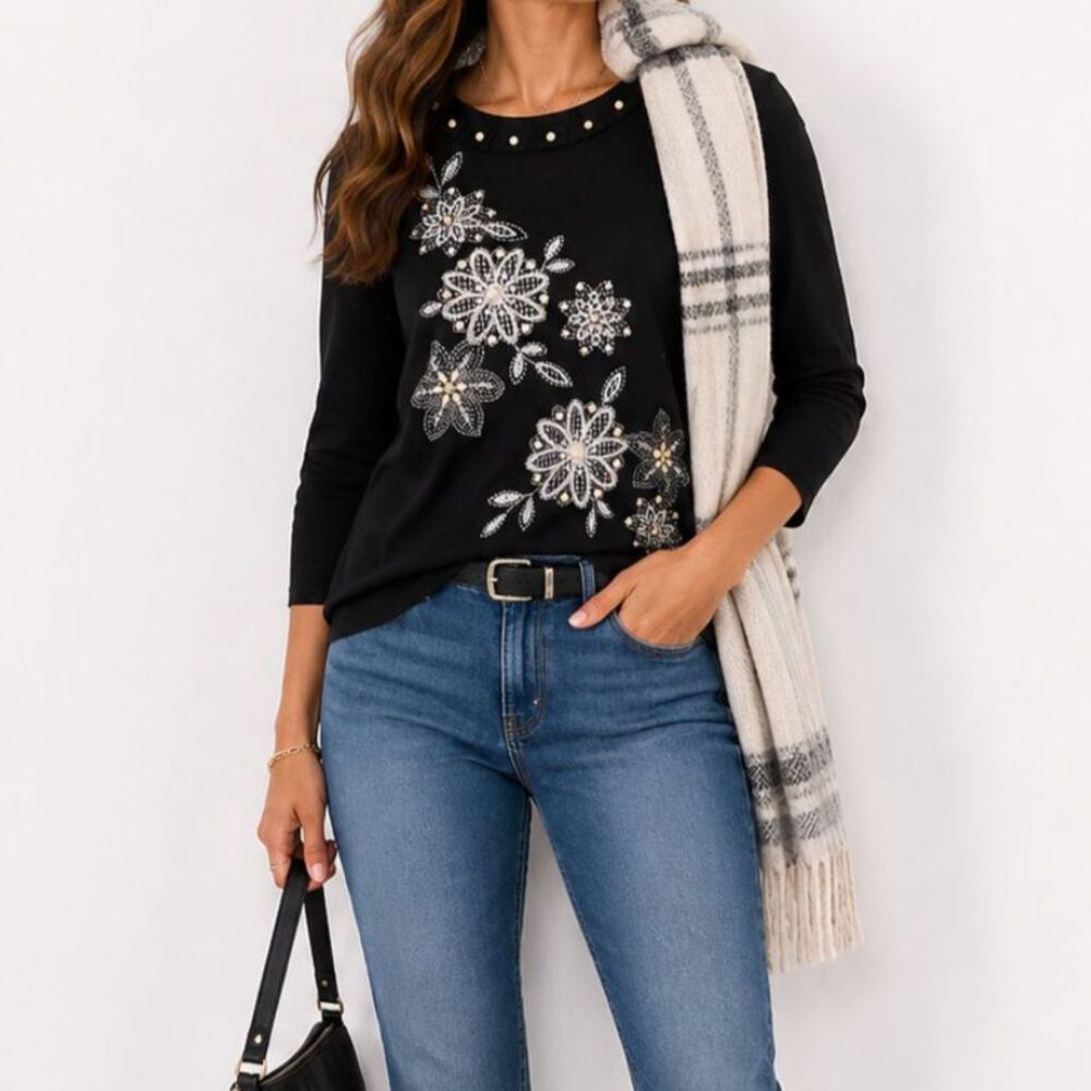 Alfred Dunner Black and White floral beaded sweater - 100% cotton - PXL